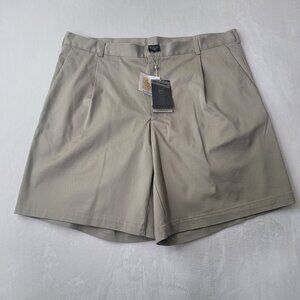 Nike Golf Men's Pleated Chino Beige Shorts Size 40 NWT